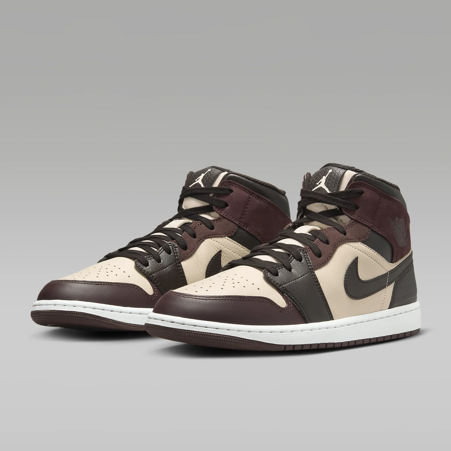 Air Jordan 1 Mid SE "UCJG"